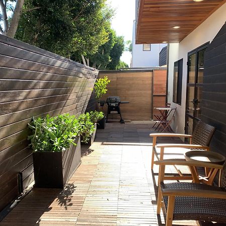 Venice Beach Studio With Large Private Patio Steps To The Beach 로스앤젤레스 외부 사진