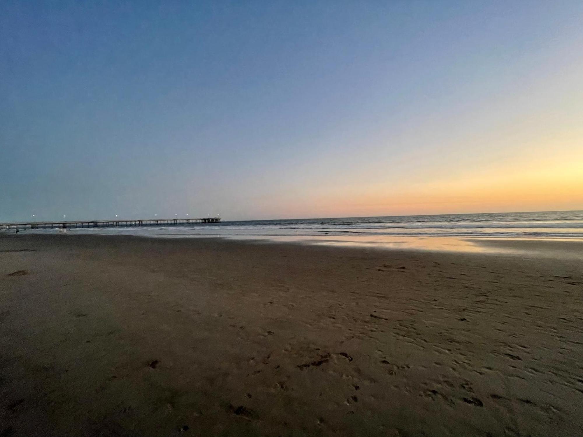 Venice Beach Studio With Large Private Patio Steps To The Beach 로스앤젤레스 외부 사진
