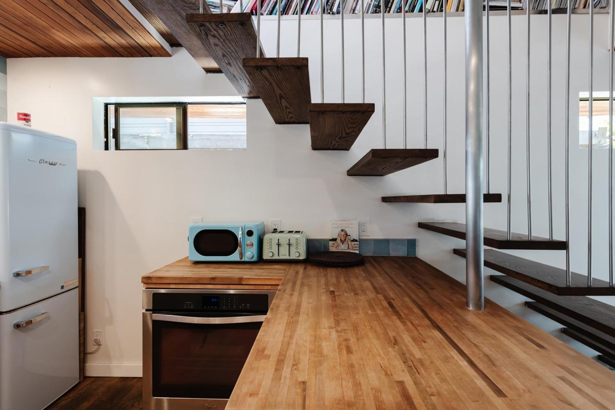 Venice Beach Studio With Large Private Patio Steps To The Beach 로스앤젤레스 외부 사진