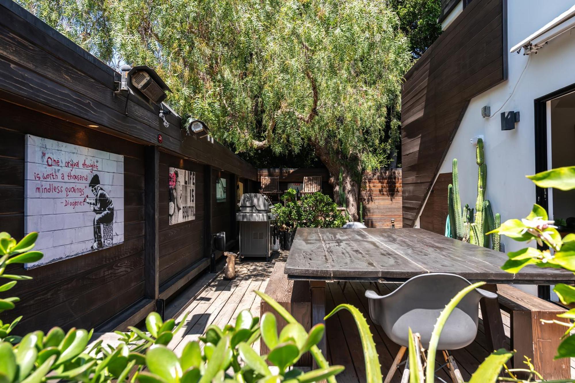 Venice Beach Studio With Large Private Patio Steps To The Beach 로스앤젤레스 외부 사진