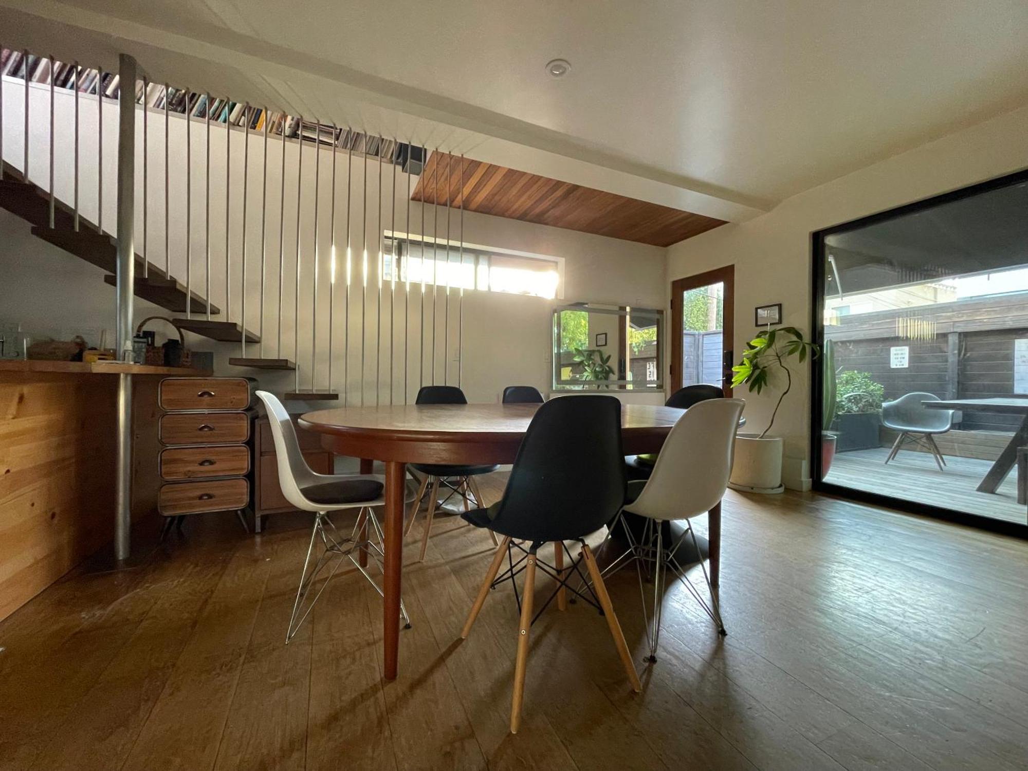 Venice Beach Studio With Large Private Patio Steps To The Beach 로스앤젤레스 외부 사진