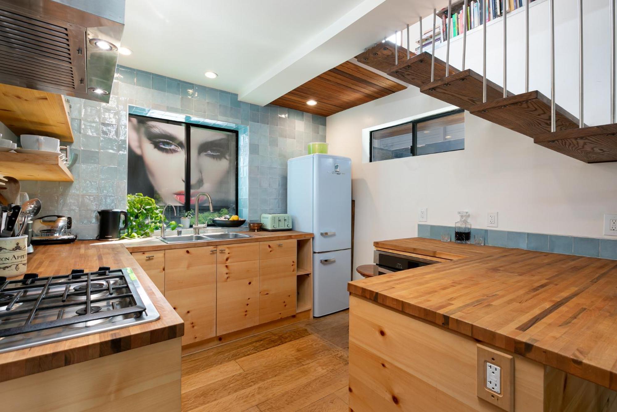 Venice Beach Studio With Large Private Patio Steps To The Beach 로스앤젤레스 외부 사진