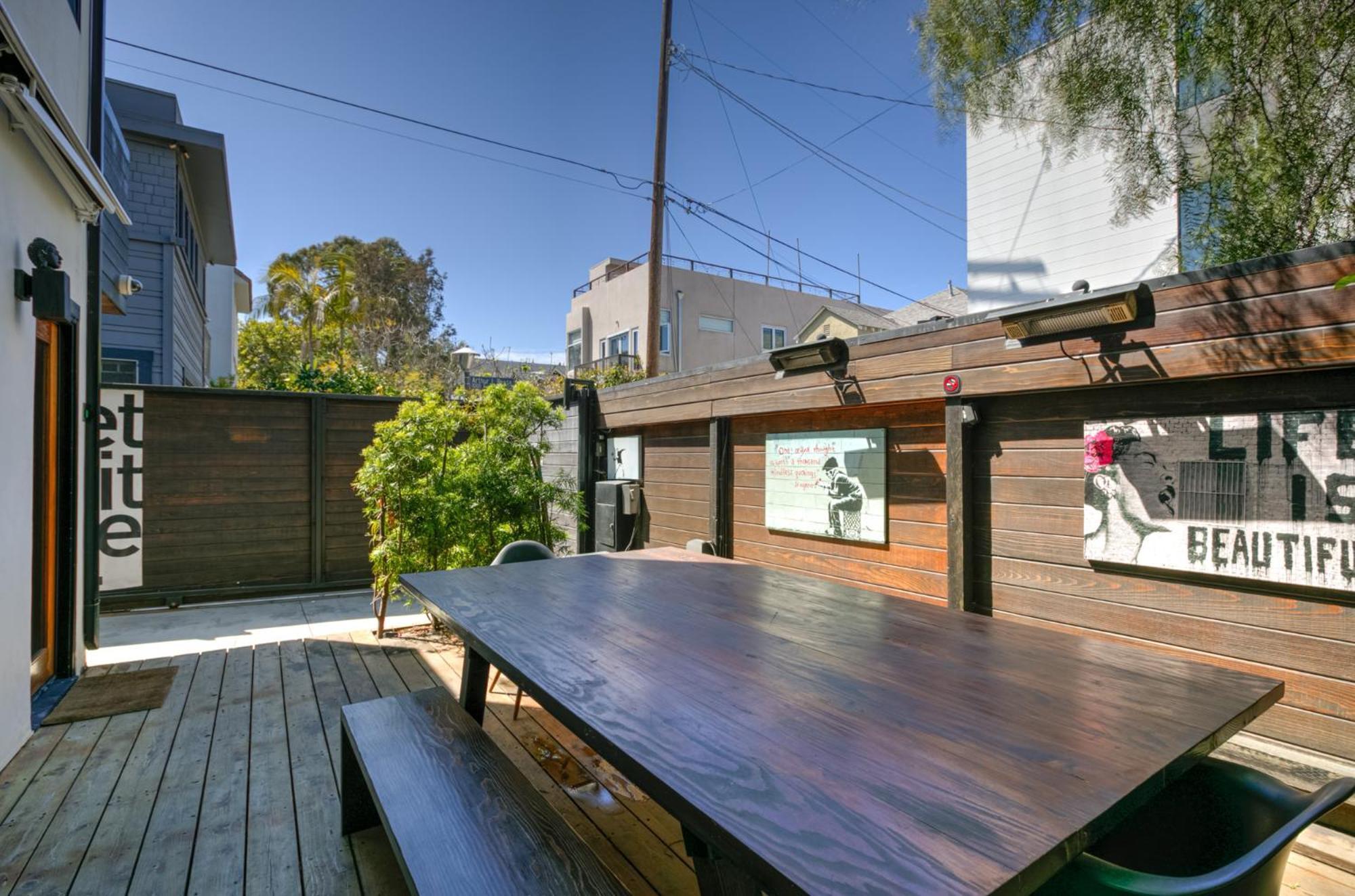 Venice Beach Studio With Large Private Patio Steps To The Beach 로스앤젤레스 외부 사진