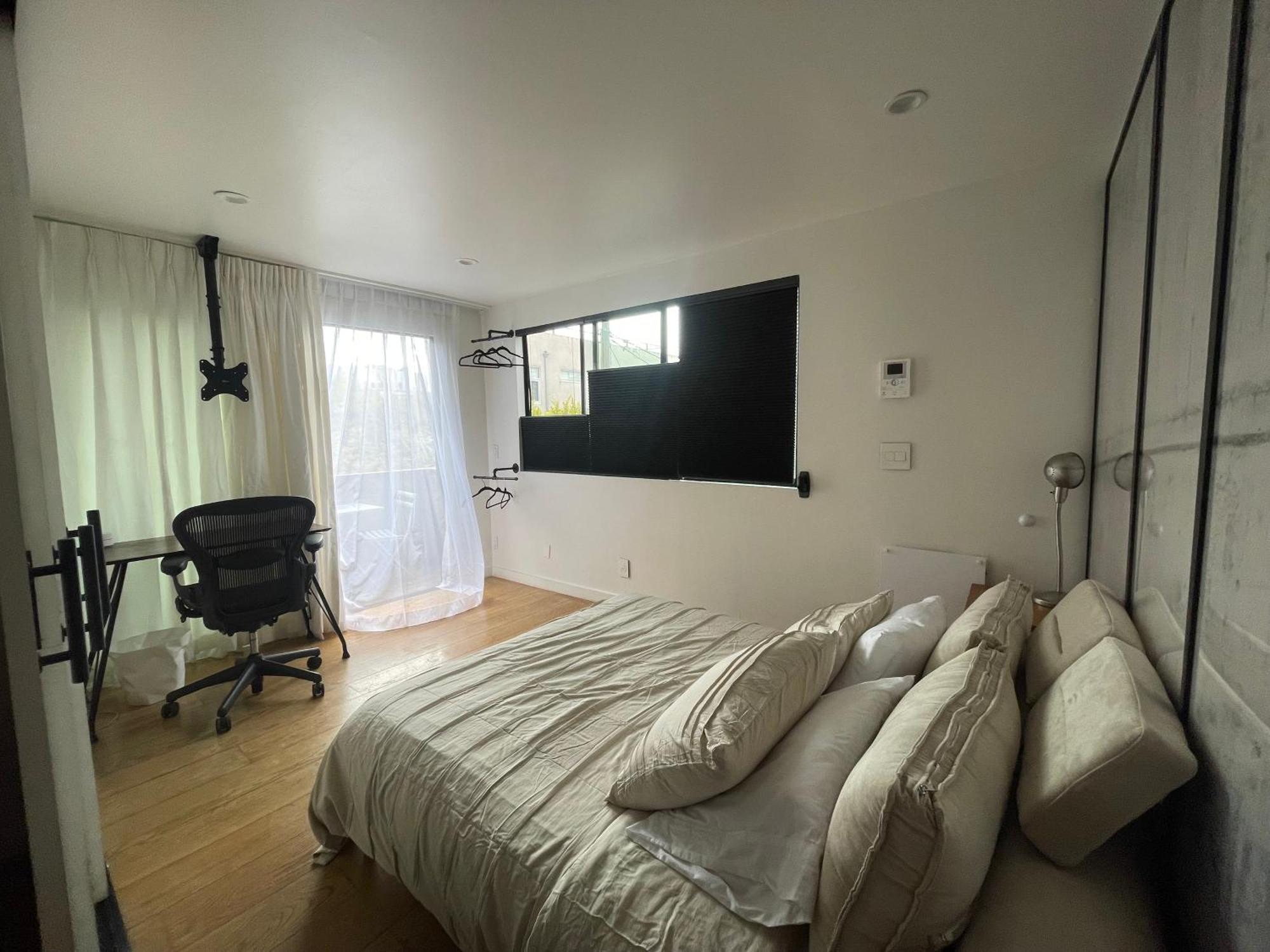 Venice Beach Studio With Large Private Patio Steps To The Beach 로스앤젤레스 외부 사진