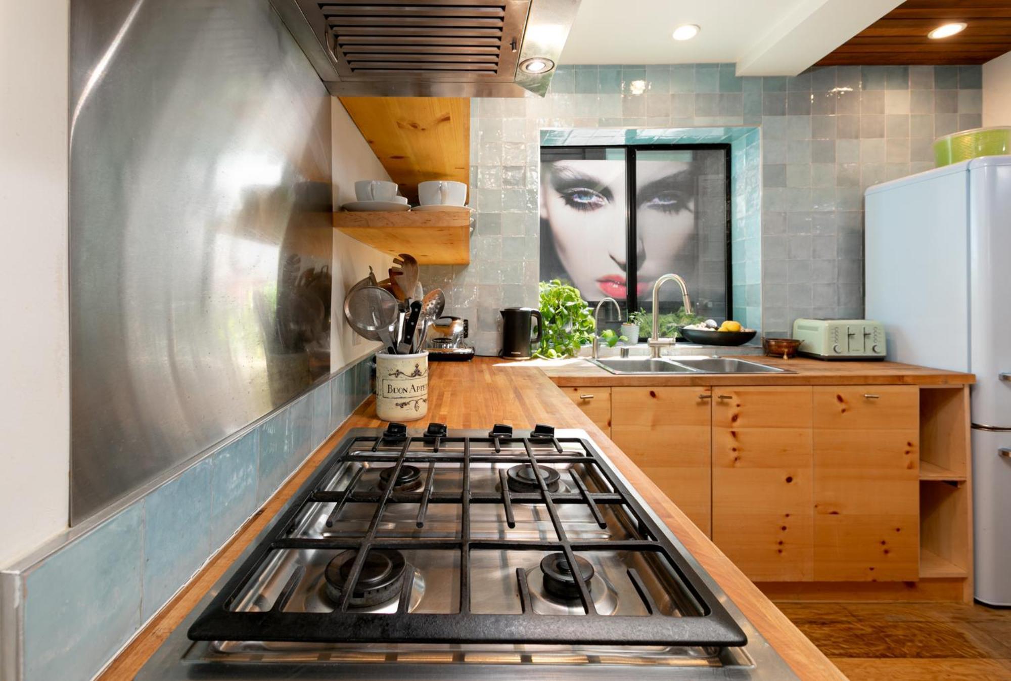 Venice Beach Studio With Large Private Patio Steps To The Beach 로스앤젤레스 외부 사진