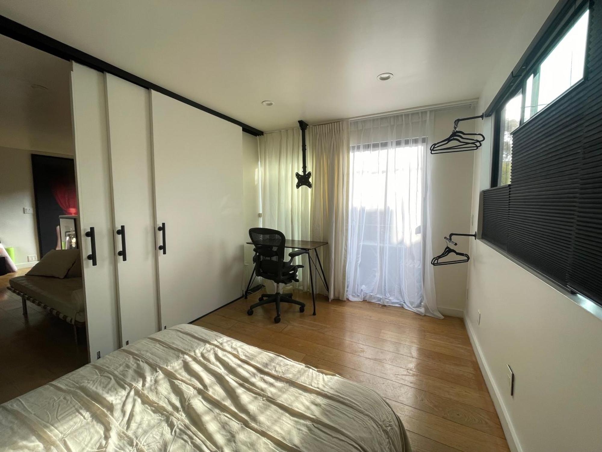 Venice Beach Studio With Large Private Patio Steps To The Beach 로스앤젤레스 외부 사진