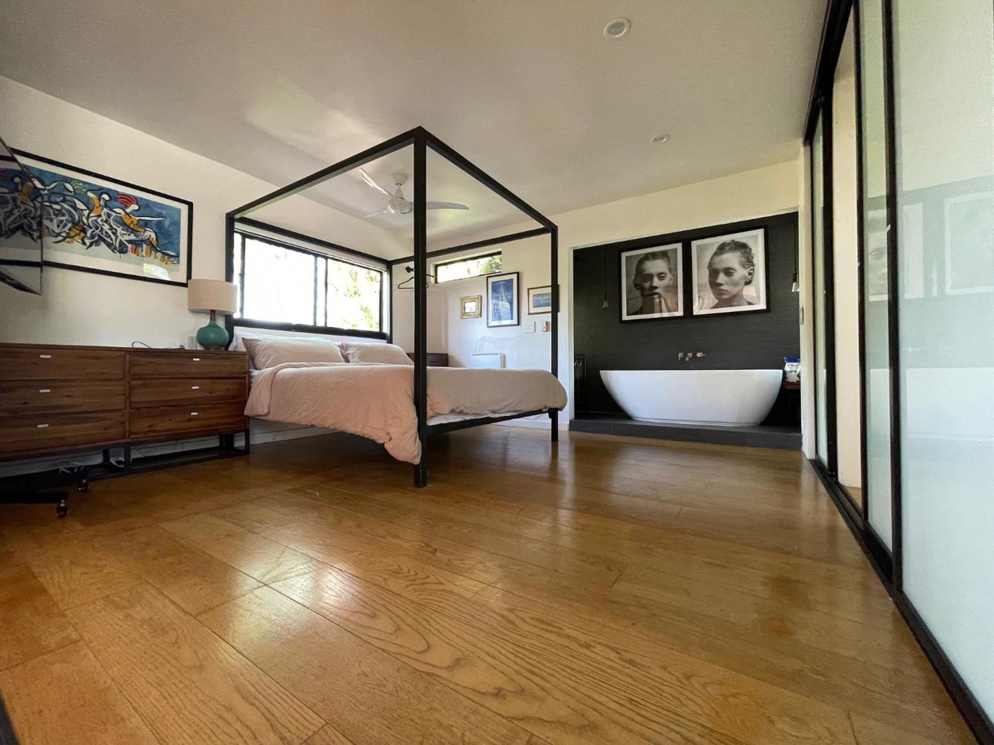 Venice Beach Studio With Large Private Patio Steps To The Beach 로스앤젤레스 외부 사진