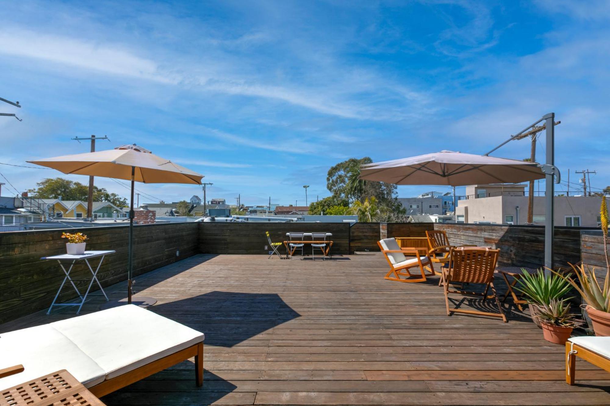 Venice Beach Studio With Large Private Patio Steps To The Beach 로스앤젤레스 외부 사진