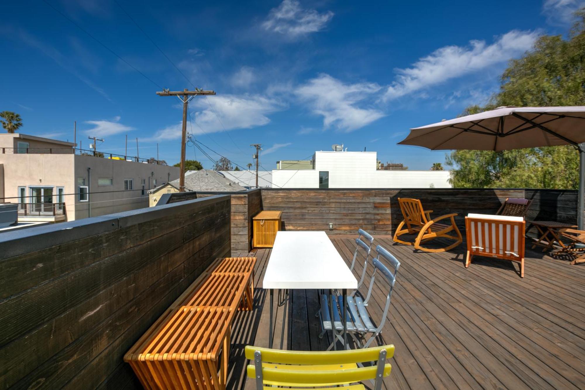 Venice Beach Studio With Large Private Patio Steps To The Beach 로스앤젤레스 외부 사진