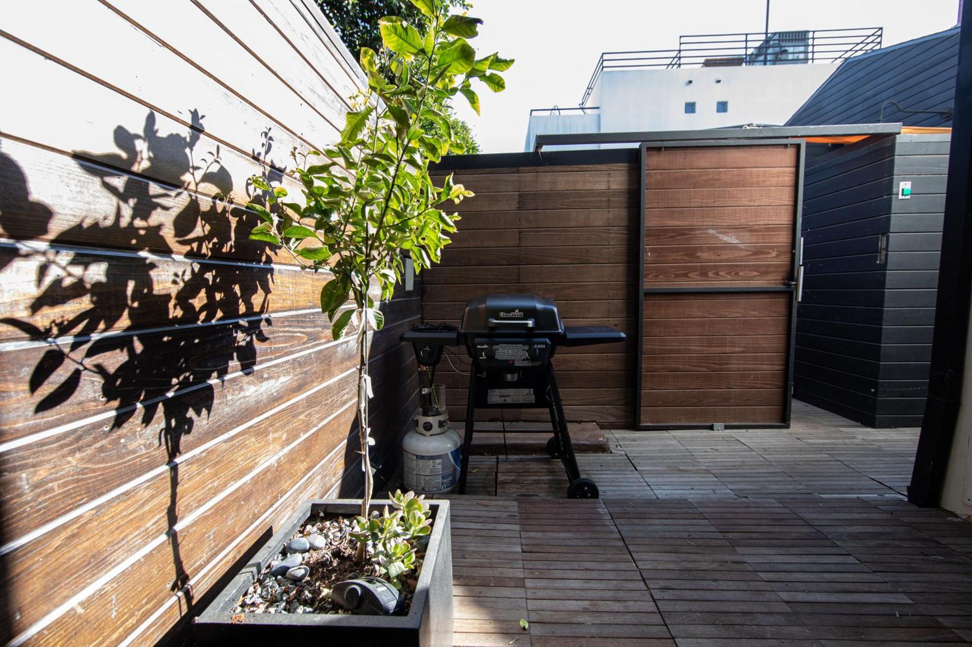 Venice Beach Studio With Large Private Patio Steps To The Beach 로스앤젤레스 외부 사진