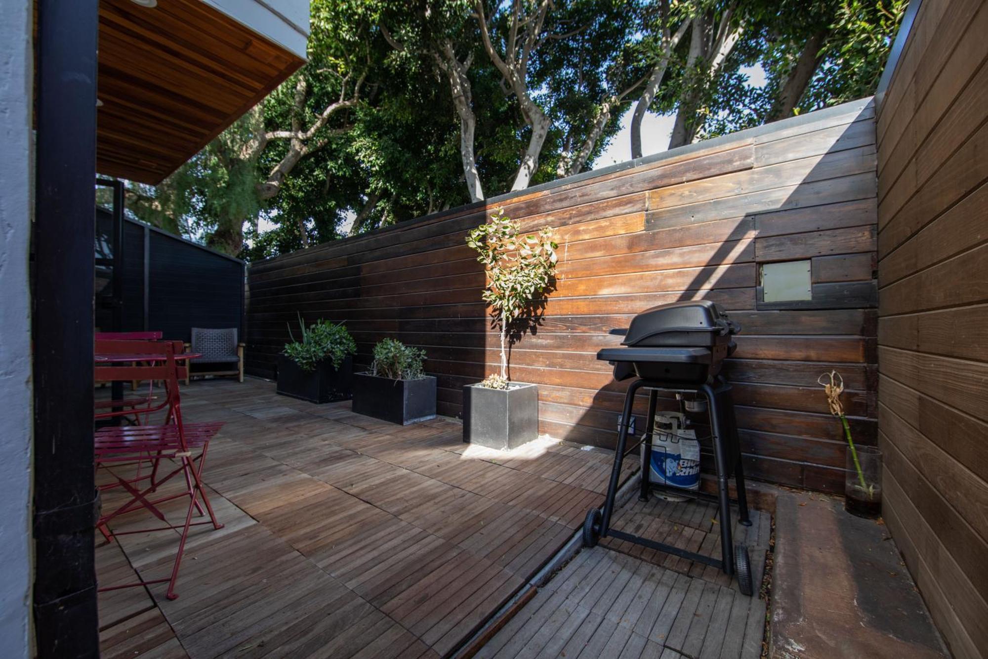 Venice Beach Studio With Large Private Patio Steps To The Beach 로스앤젤레스 외부 사진