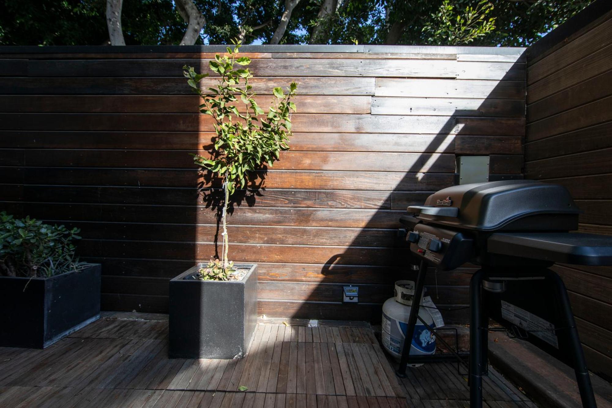 Venice Beach Studio With Large Private Patio Steps To The Beach 로스앤젤레스 외부 사진